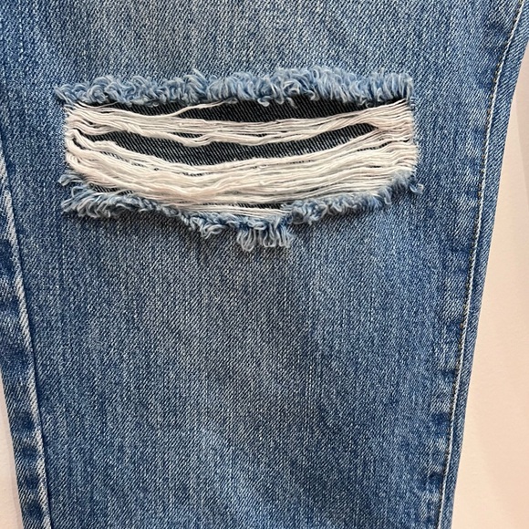 Urban Outfitters BDG NWT Slim Straight High Rise Jeans in Light Wash, Size 27 - Picture 11 of 11